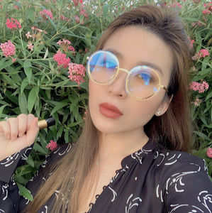 Meet your Posher, Jenny